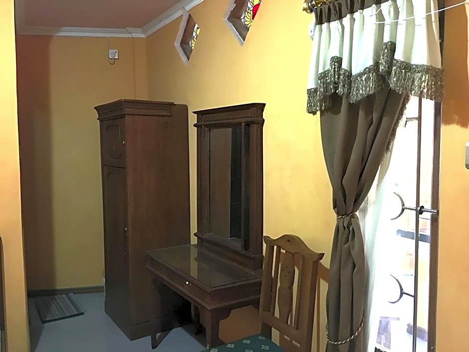 Hotel Alami near Alun-Alun Klaten