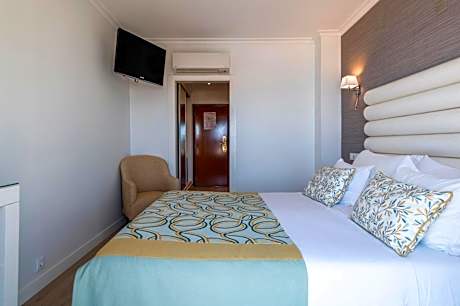 Double Sea View Room with Balcony