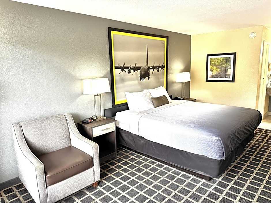 Super 8 by Wyndham Morganton