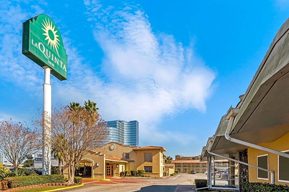 La Quinta Inn & Suites by Wyndham New Orleans Causeway