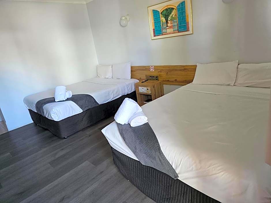 Emerald Central Hotel