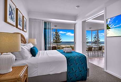One-Bedroom Apartment with Beach View