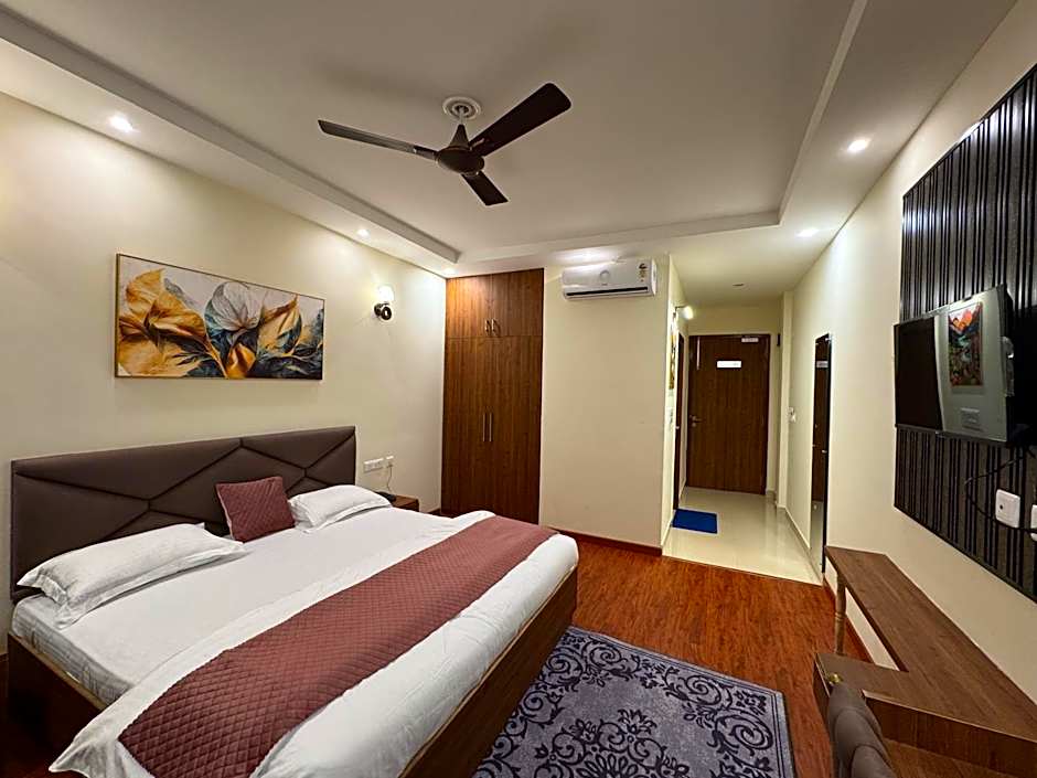 Photo 1 of 12 of Superior 1 King Bed