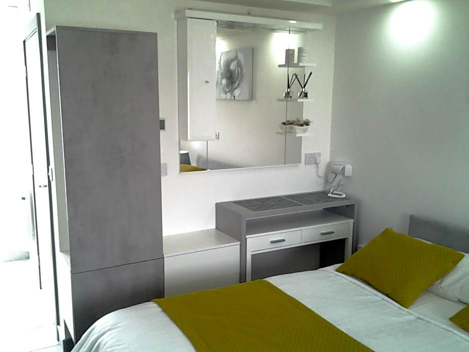 Lady Charlotte Guest rooms triple rooms