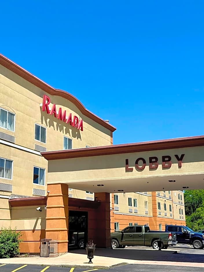 Ramada by Wyndham Glendale Heights/Lombard