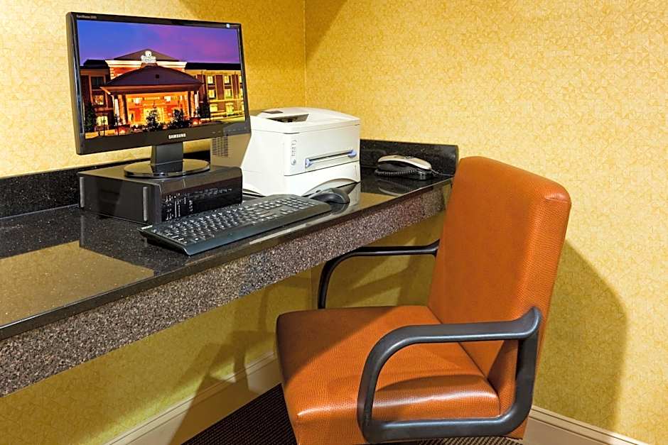 Holiday Inn Express Hotel & Suites Memphis/Germantown By IHG