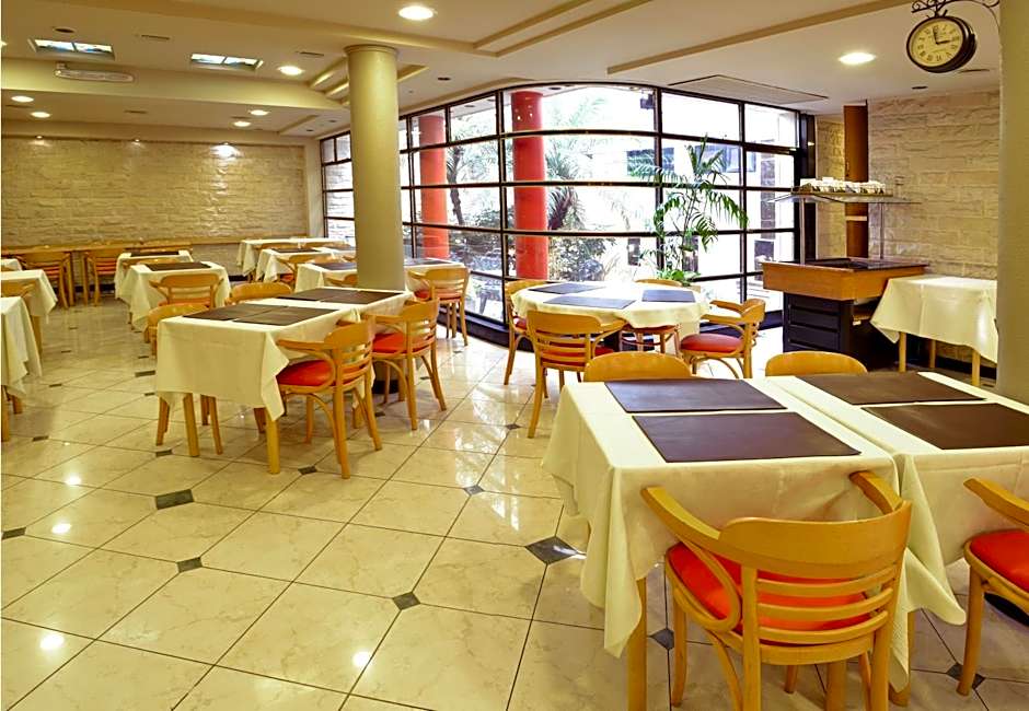 Sarmiento Palace Hotel