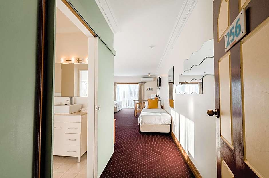 The Henry Parkes Tenterfield