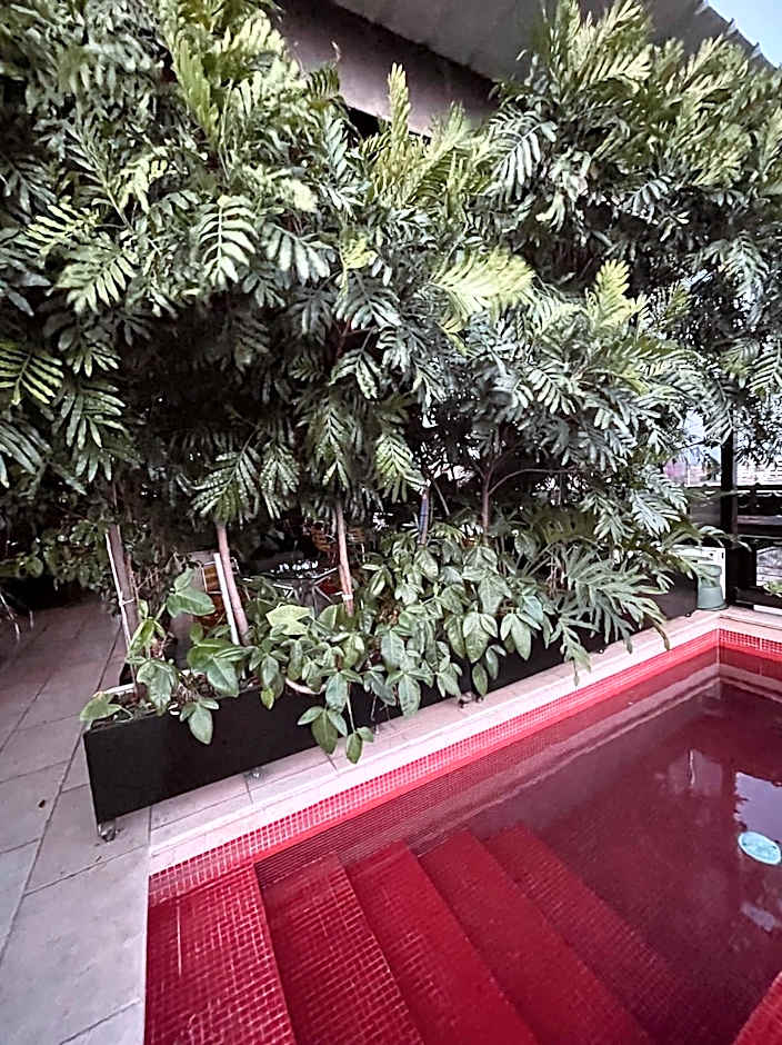 Now Hotel