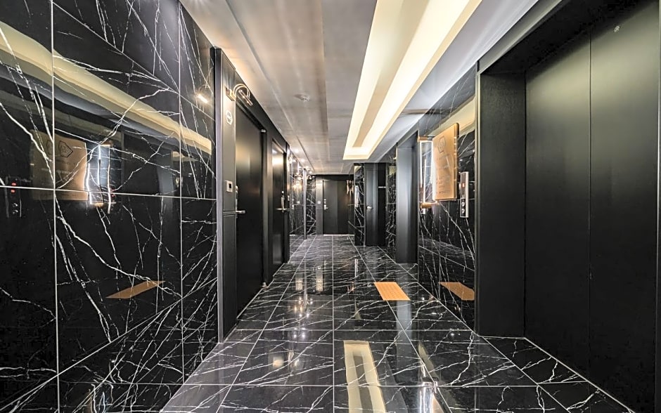 H. Moment Hotel Songjeong