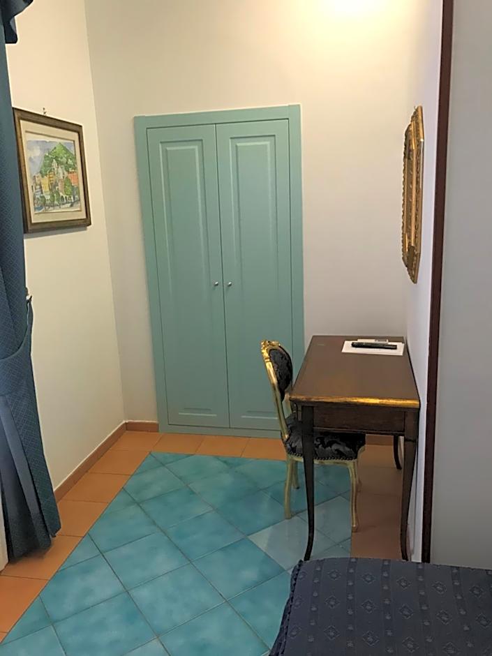 Photo 1 of 5 of Superior 1 King Bed