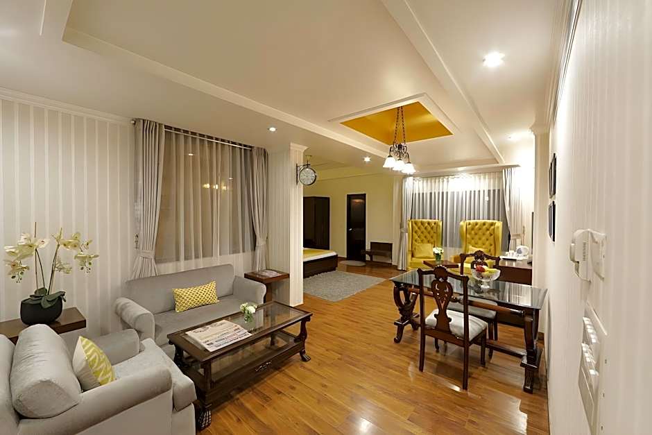 Rockland Hotel C R Park