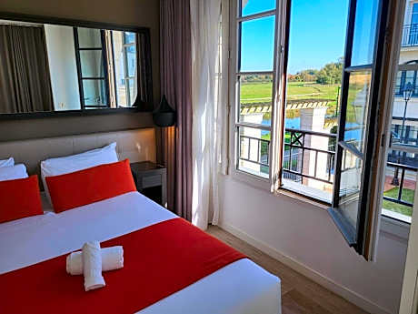 One-Bedroom Apartment with Balcony