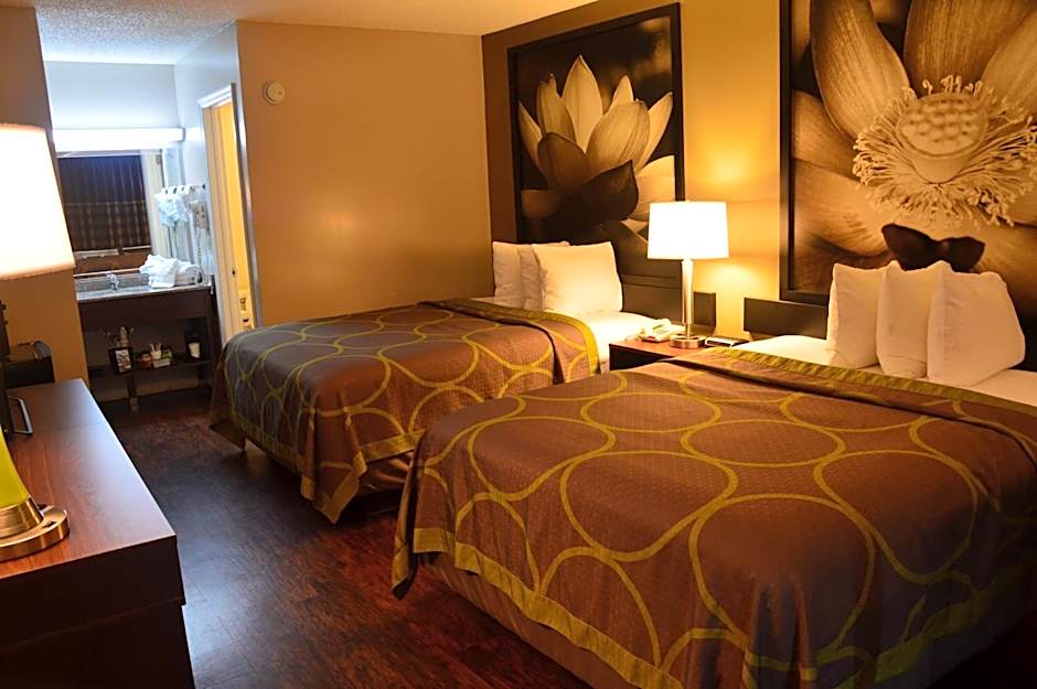 Super 8 by Wyndham Madison