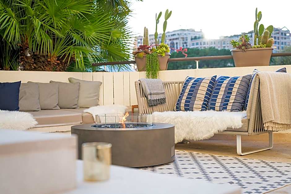 Columbus Hotel Monte-Carlo, Curio Collection by Hilton