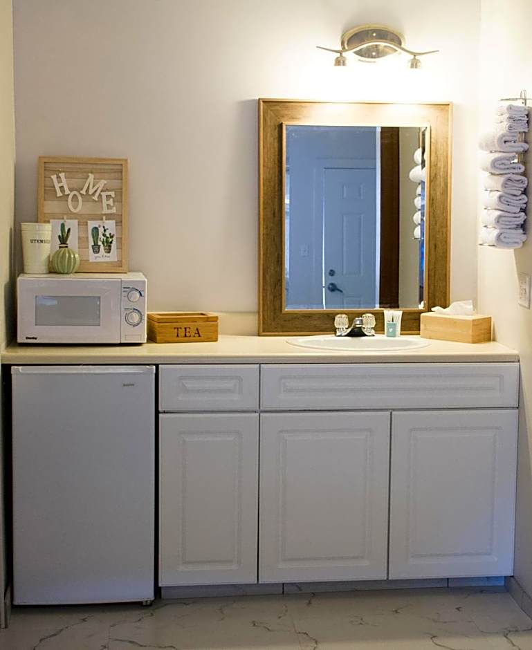 Christina Lake Motel and RV Park