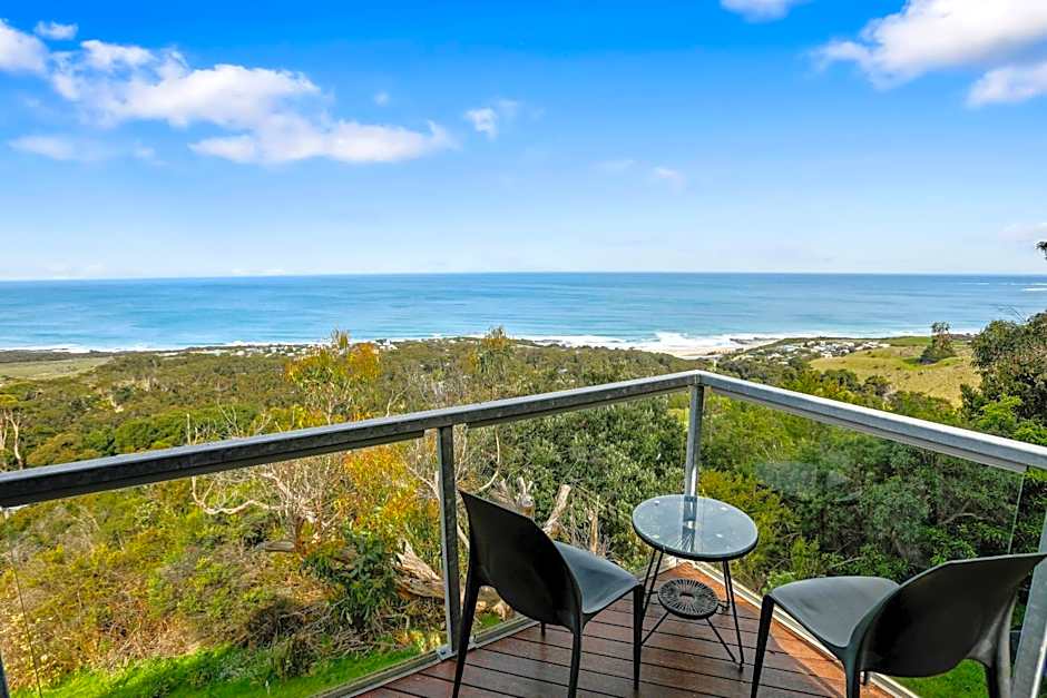Chris's Beacon Point Restaurant & Villas