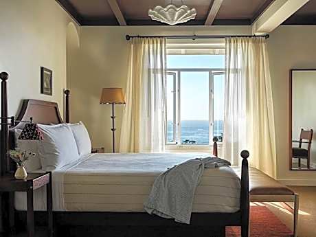 Ocean View King Bed