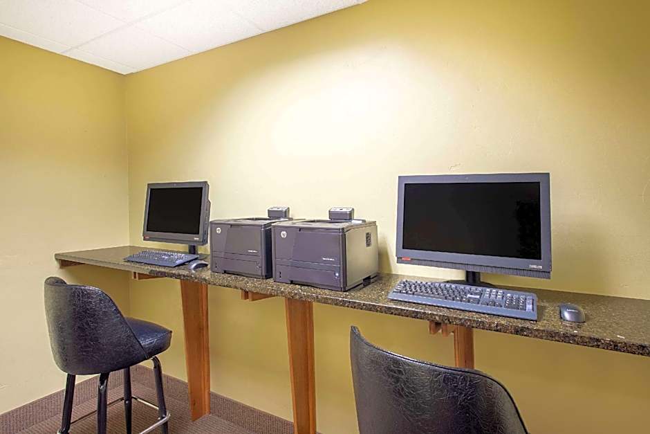 AmericInn by Wyndham Madison West