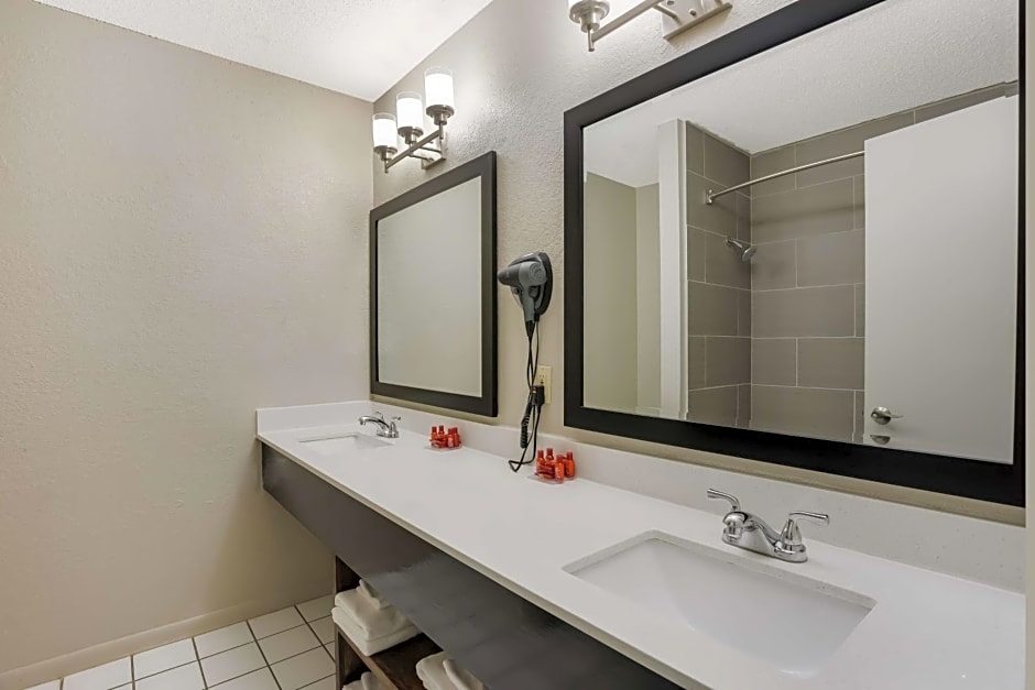 SureStay Hotel by Best Western Higginsville