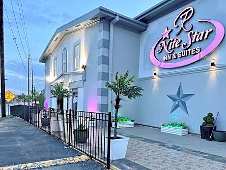 R Nite Star Hotel At Arlington Entertainment District