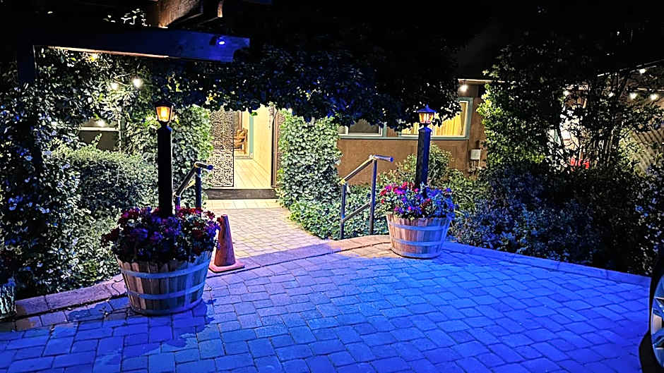 Lantern Light Inn - Romantic Getaway