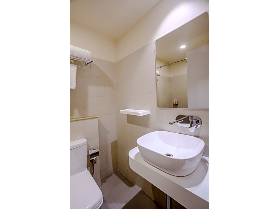 Bloom Hotel - Karol Bagh