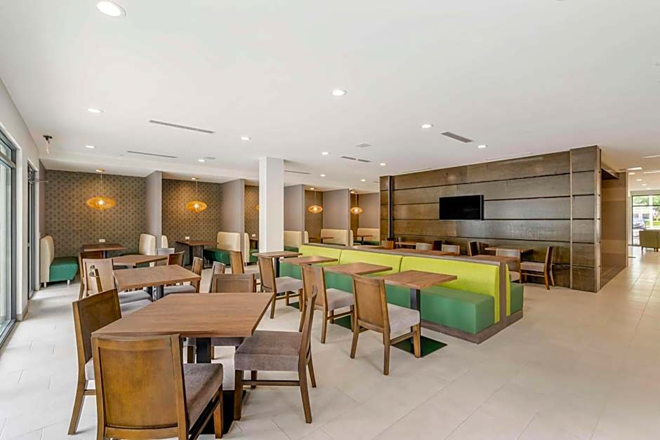 Best Western Plus Winter Haven Inn & Suites