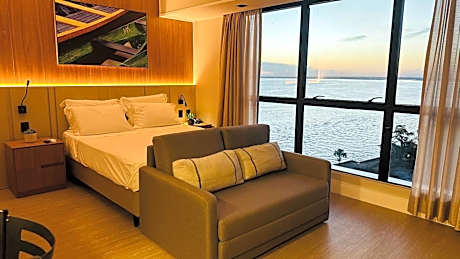 Flat com vista para o Rio N3gro no coração da Amazônia