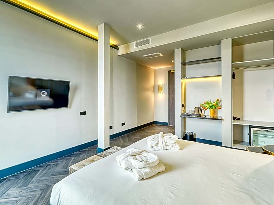 Photo 1 of 5 of Larger 1 Double Bed, Lake View