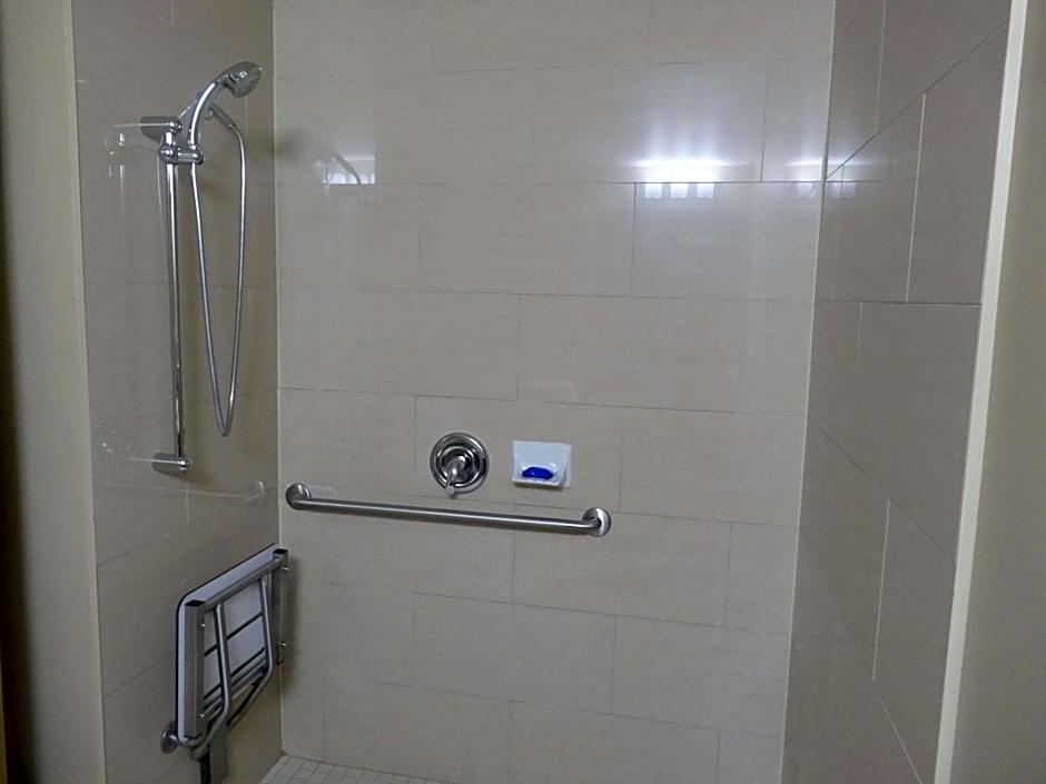 Best Western Plus Bowmanville