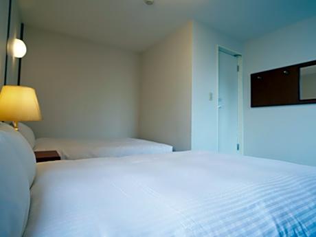 Twin Room C - Non-Smoking