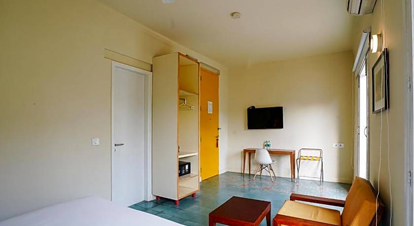 bloom Boutique I Signature Towers