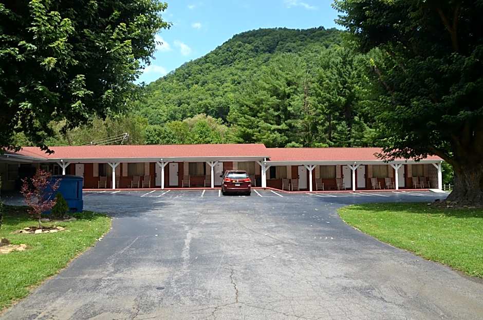 Travelowes Motel - Maggie Valley