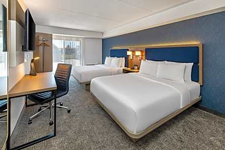 Queen Room with Two Queen Beds - Non-Smoking/Ground Floor