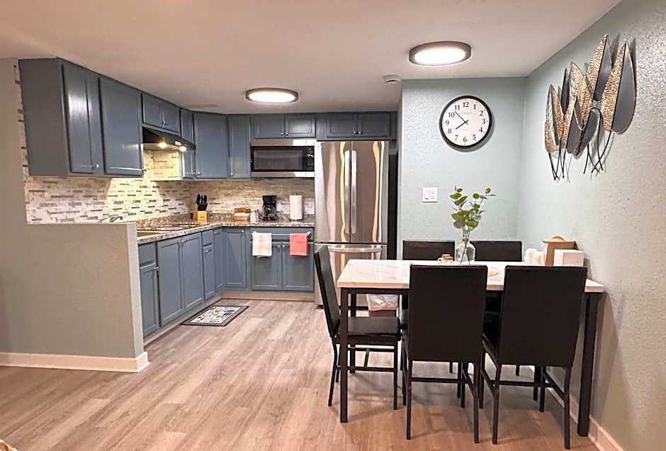 Annie Oakley Motel Oakley