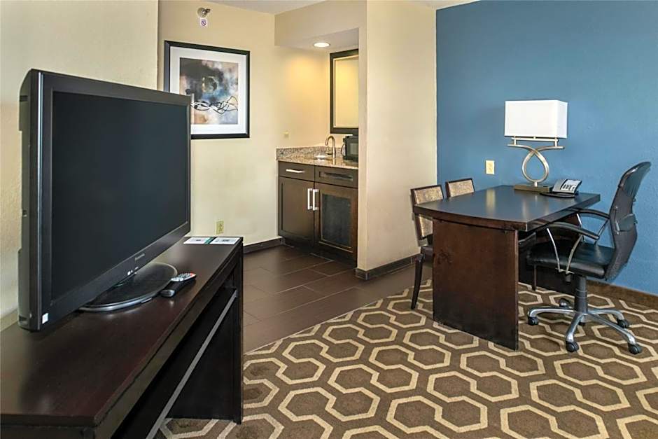 Embassy Suites By Hilton Hotel St. Louis-Airport