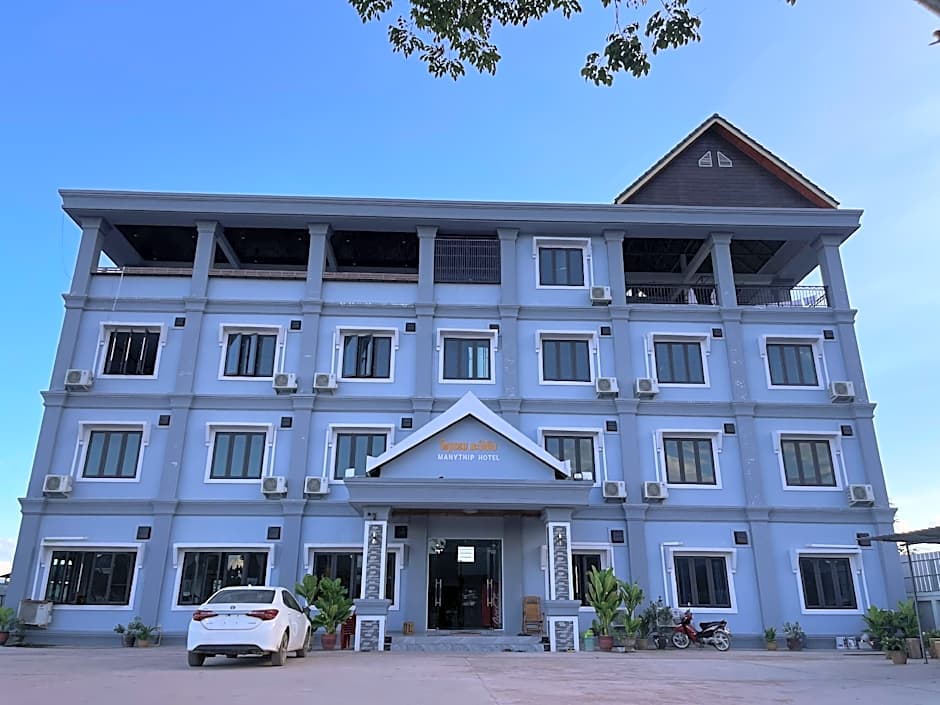 Photo 1 of 18 of Manythip Hotel