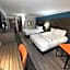 La Quinta Inn & Suites by Wyndham Oklahoma City North - Quail Springs