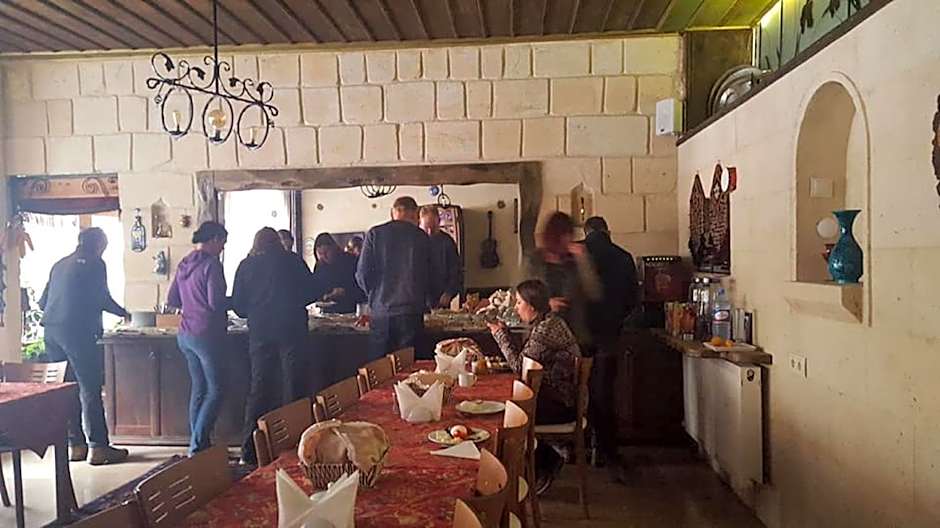 Jerveni Cave Hotel