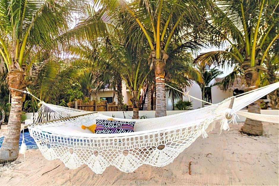 La Puerta Azul Beachfront - Adults Only