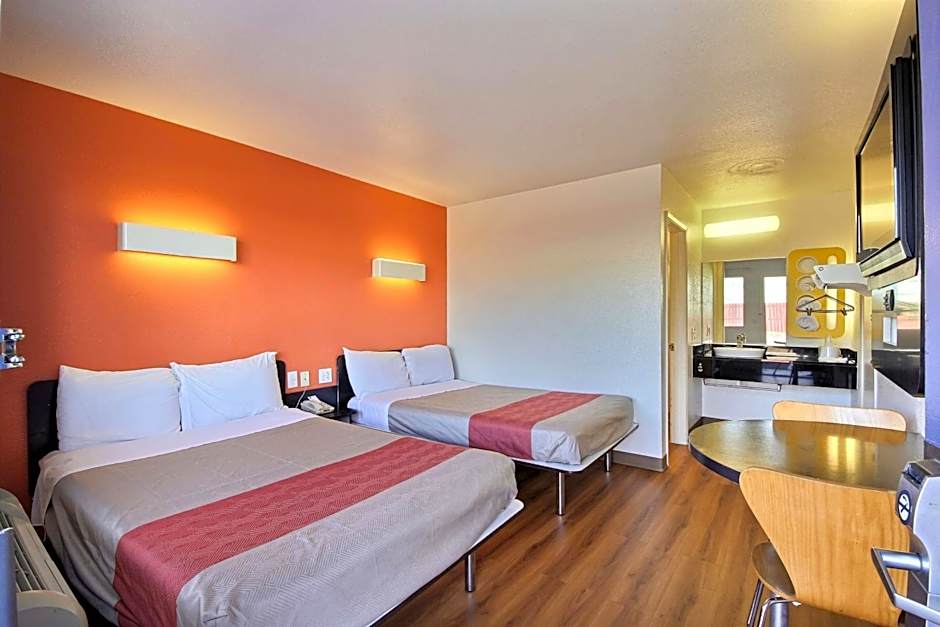 Motel 6 Laredo South