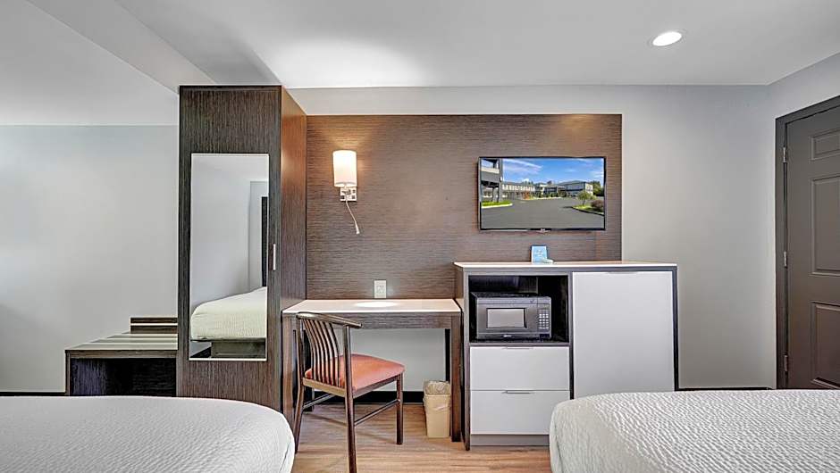 Days Inn & Suites by Wyndham Niagara Falls/Buffalo