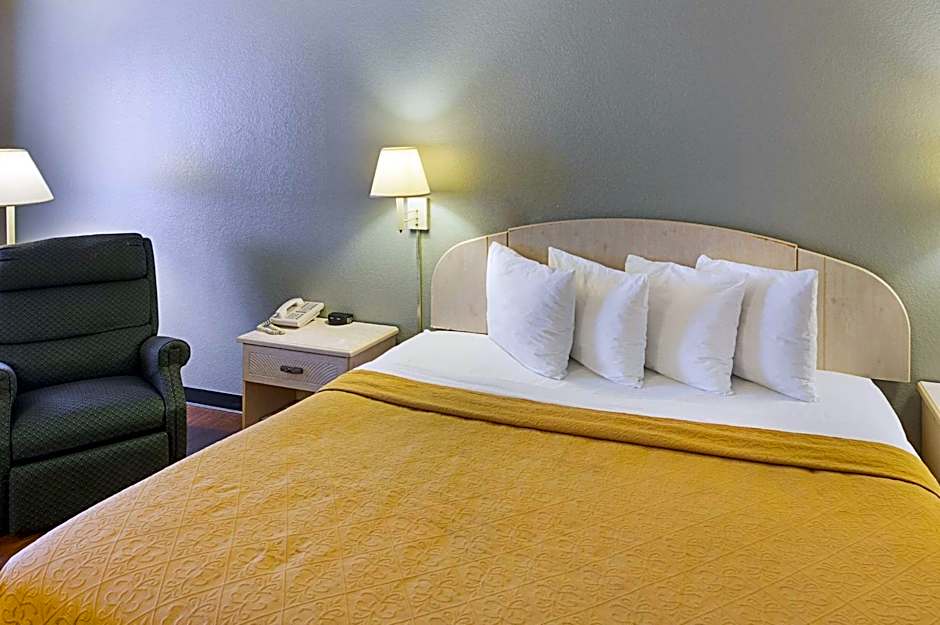 Econo Lodge San Antonio South