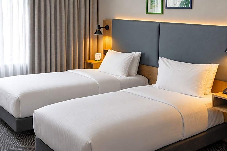 Holiday Inn London Luton North by IHG