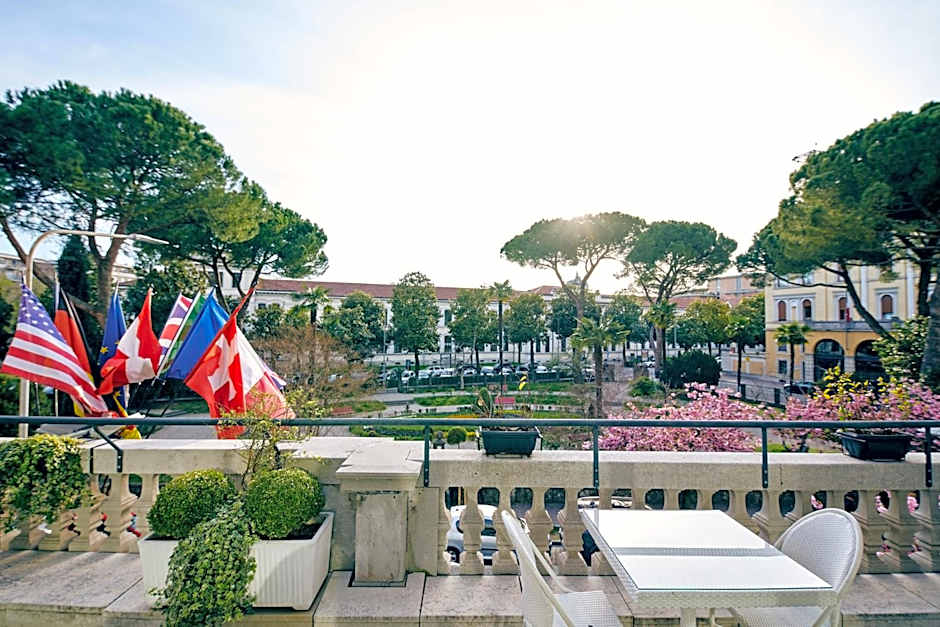 Ambassador Palace Hotel