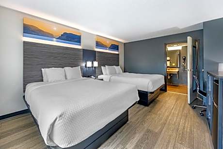 Queen Room with Two Queen Beds - Accessible/Non-Smoking