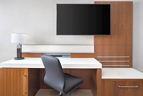 1 Bedroom Suite, 1 King, Sofa bed