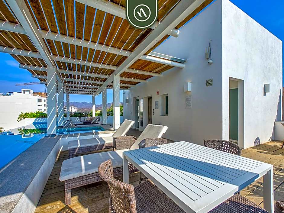 New 1 BR Condo - Oceanview Pool - 2 min to Beach