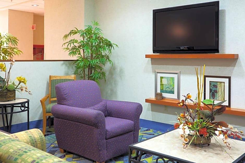 Holiday Inn Express & Suites Toluca Zona Aeropuerto